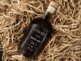 Bottiglia con incisione