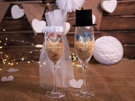 Flute da champgane con incisione